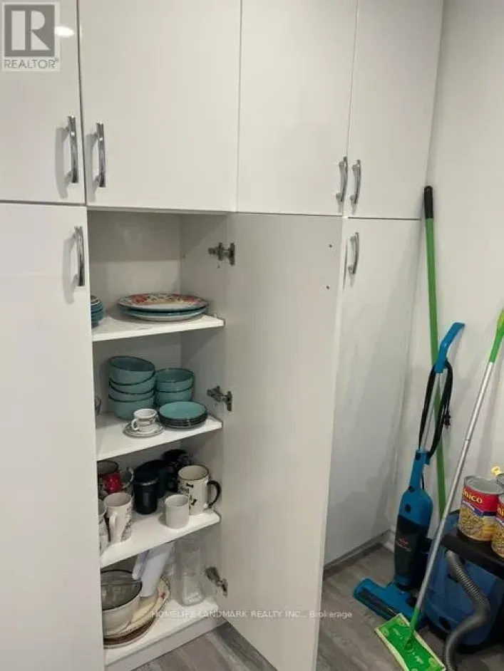 1409 - 812 BURNHAMTHORPE ROAD W, Toronto