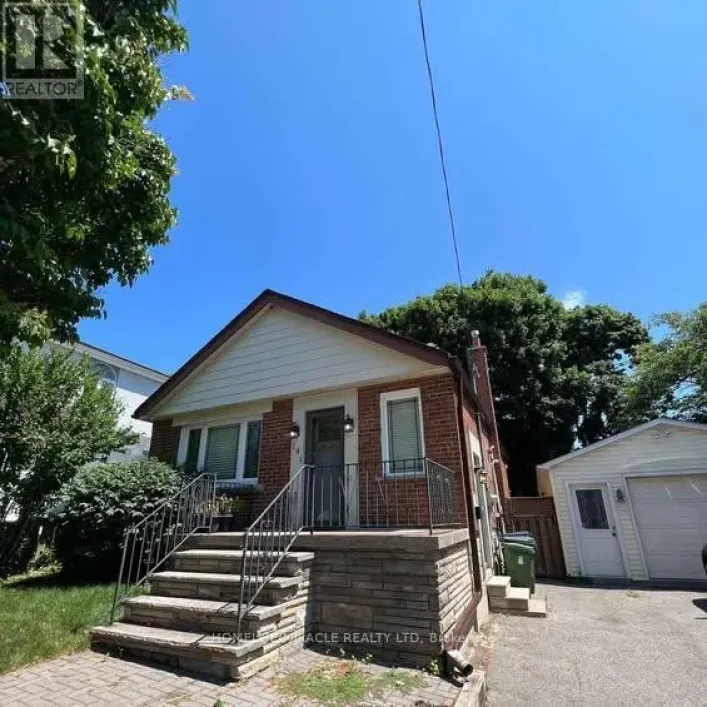 141 BEXHILL AVENUE, Toronto