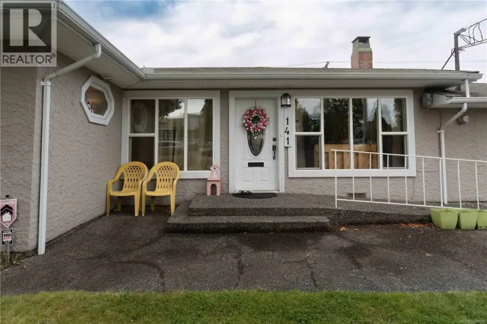 141 Jensen Ave E, Parksville