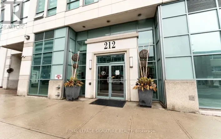 Apartment for sale: 1411 - 212 EGLINTON AVENUE E, Toronto