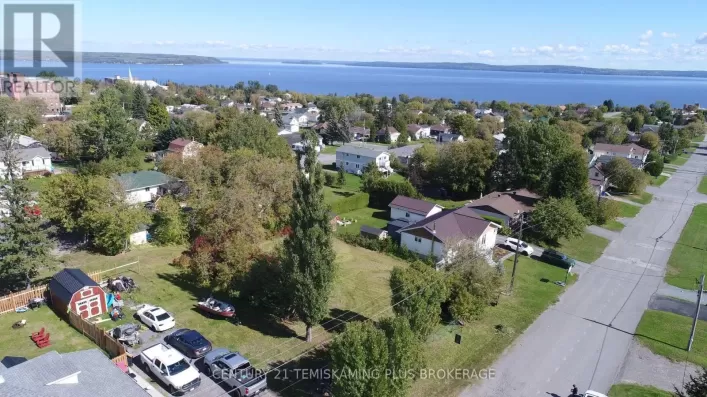 141-142 ALGONQUIN DRIVE, Temiskaming Shores
