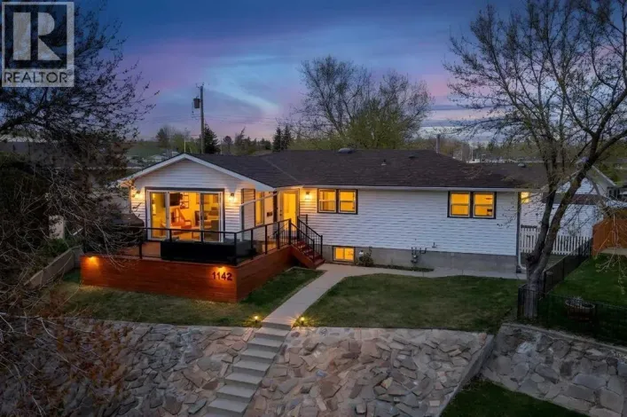 1412 16A Street NE, Calgary