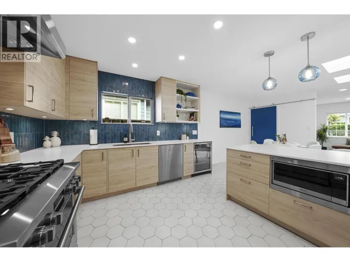 1412 HOPE ROAD, North Vancouver