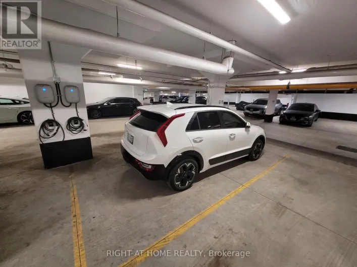 1414 - 15 DAVID EYER ROAD, Richmond Hill