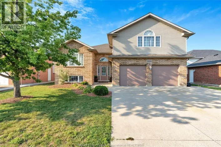 1414 GIRARD DRIVE, Lakeshore