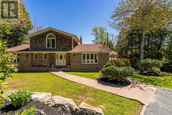 1415 Myra Road, Porters Lake