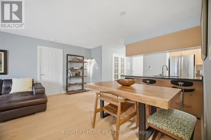 1418 - 3880 DUKE OF YORK BOULEVARD, Mississauga