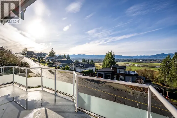 1418 Valley View Dr, Courtenay