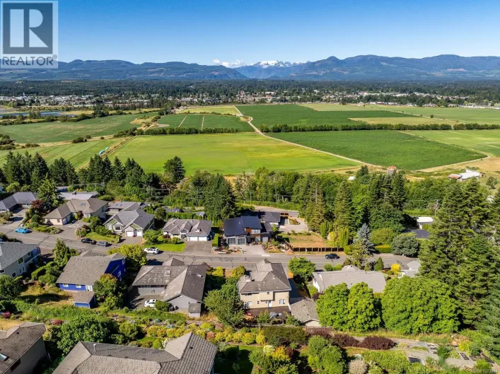 1418 Valley View Dr, Courtenay