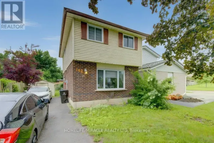 House for sale: 142 CORNERBROOK CRESCENT, Waterloo