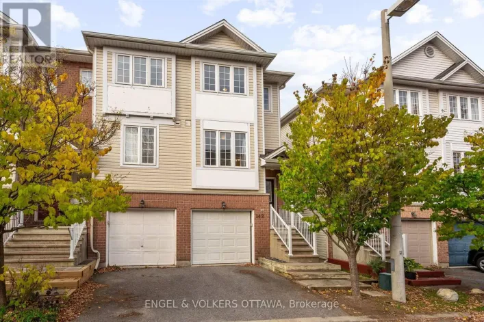 142 WHARHOL PRIVATE, Ottawa