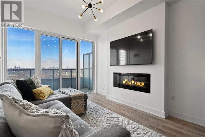 1422 - 30 SHORE BREEZE DRIVE, Toronto