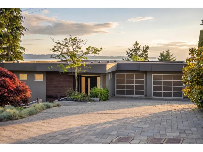 14220 MARINE DRIVE, White Rock