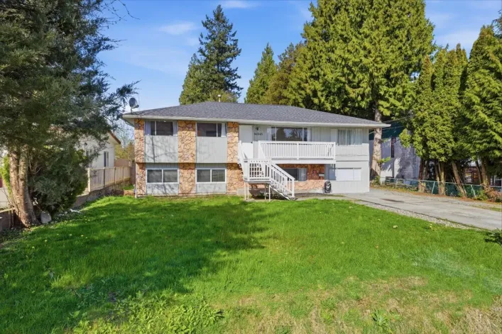 14245 KINDERSLEY DRIVE, Surrey