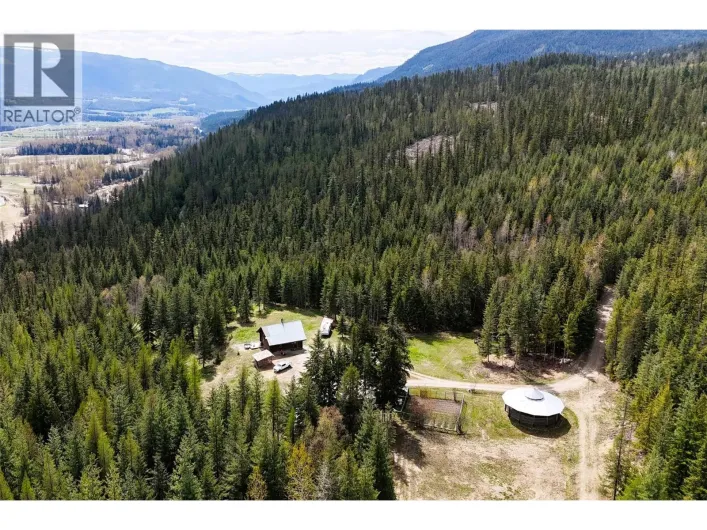 1425 Bobbie Burns Road, Lumby