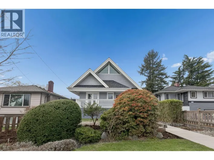 1425 WILLIAM AVENUE, North Vancouver