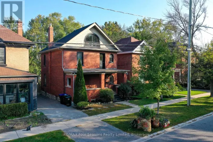 143 FOURTH STREET W, Collingwood