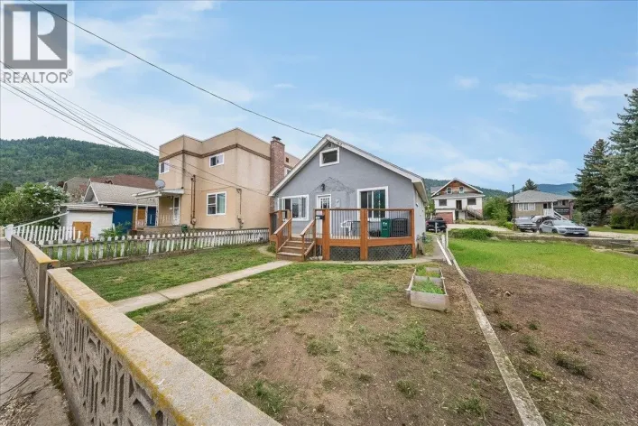 1430 THIRD Avenue, Trail