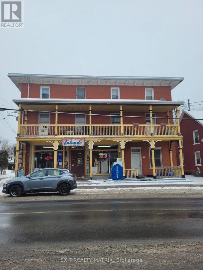 143-145 MAIN STREET E, Champlain