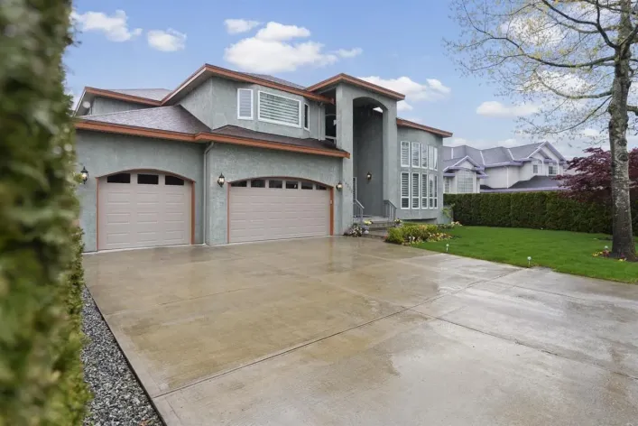 14330 82 AVENUE, Surrey