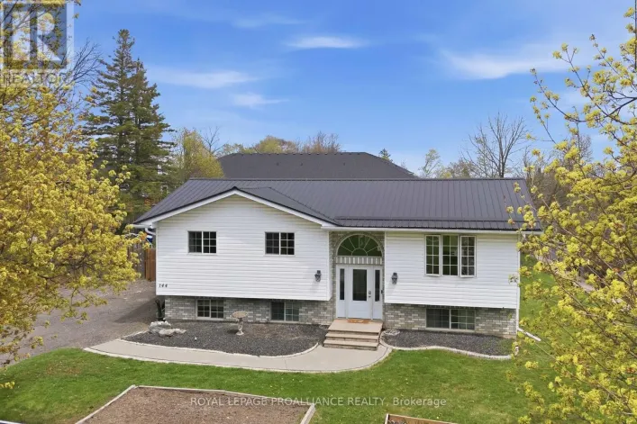 144 CENTRE STREET, Deseronto)