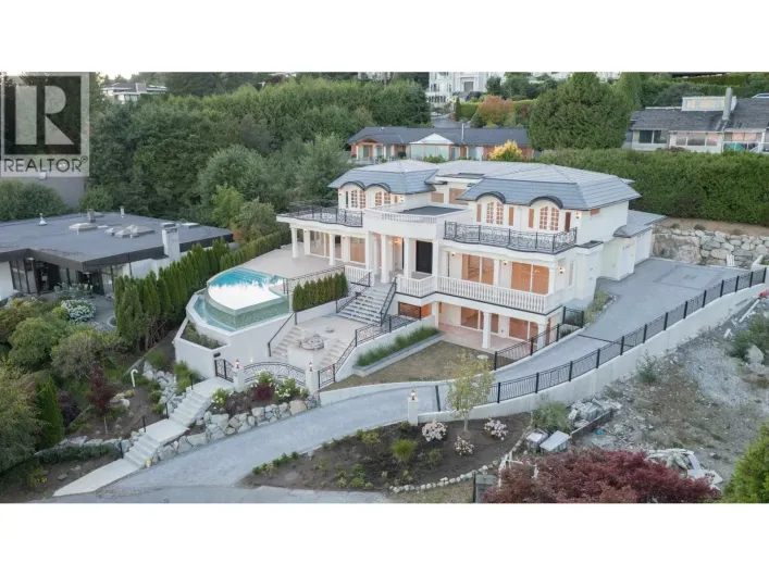 1445 SANDHURST PLACE, West Vancouver