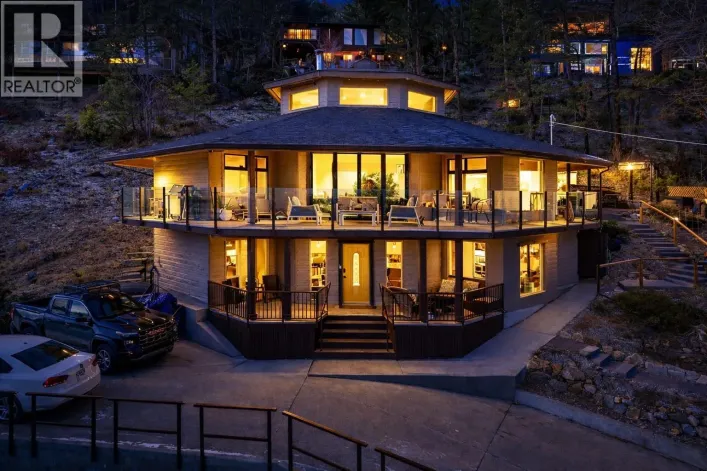 1446 Scott Crescent, West Kelowna