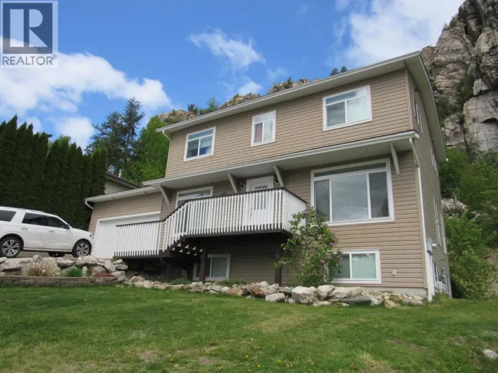 1447 37TH Street, Castlegar
