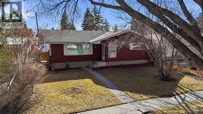 1447 Northmount Drive NW, Calgary