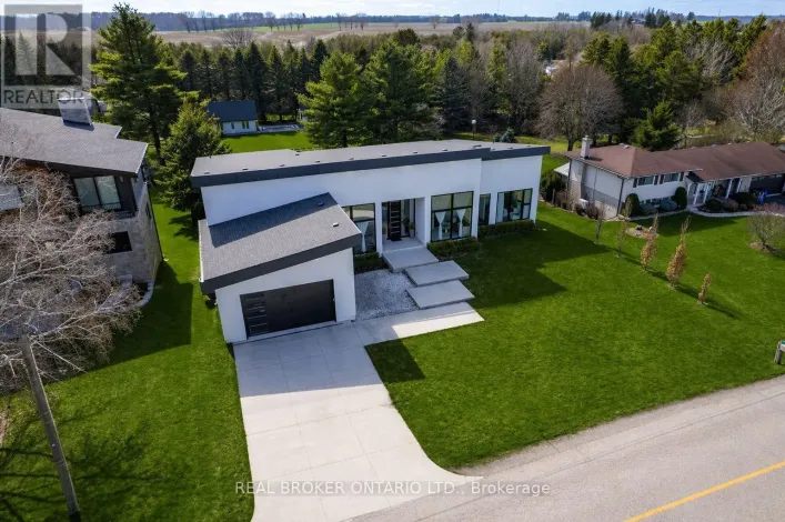 1448 MANNHEIM ROAD, Wilmot