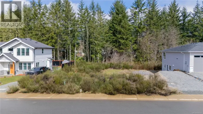 145 Edgewood Dr, Lake Cowichan