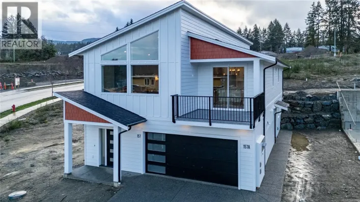 145 Marina View Dr, Ladysmith