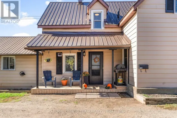 145 MUNROE AVENUE W, Renfrew