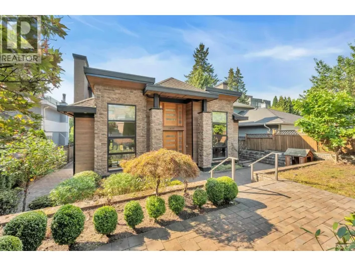 1450 FULTON AVENUE, West Vancouver