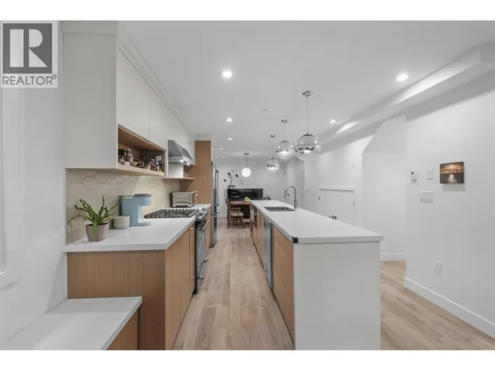 1452 E 20TH AVENUE, Vancouver