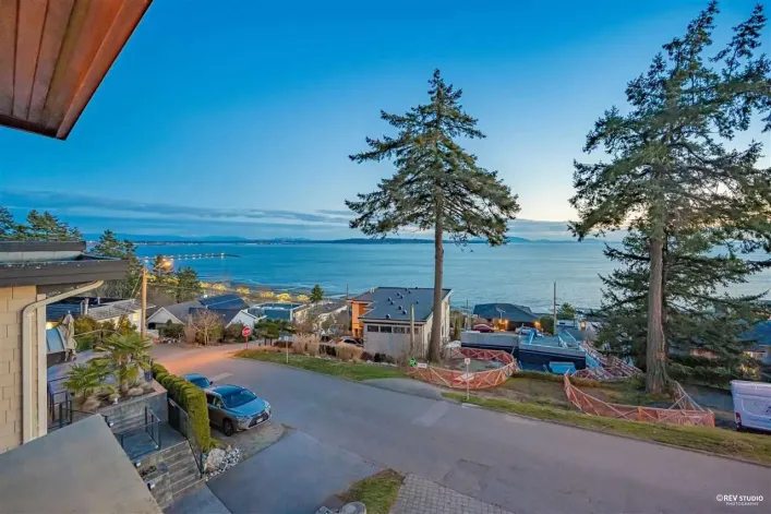 14523 MAGDALEN AVENUE, White Rock