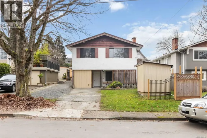 1453 Walnut St, Victoria