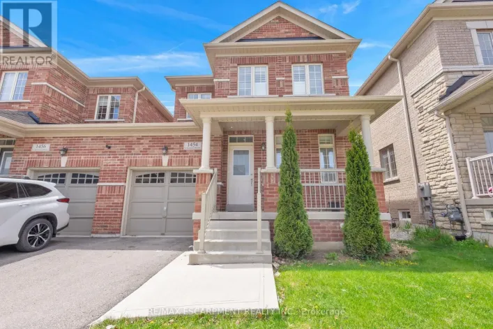 1454 CHRETIEN STREET, Milton
