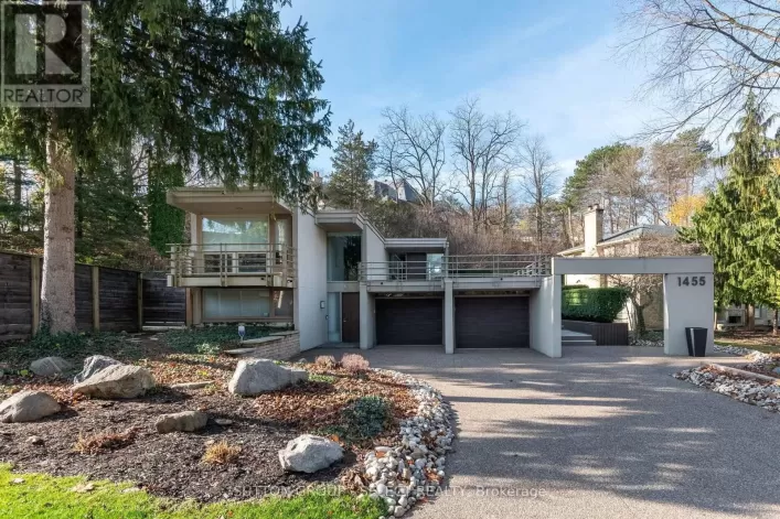 1455 CORLEY DRIVE, London North