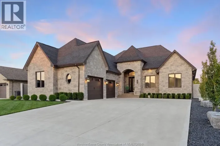 1456 MULLINS DRIVE, Lakeshore