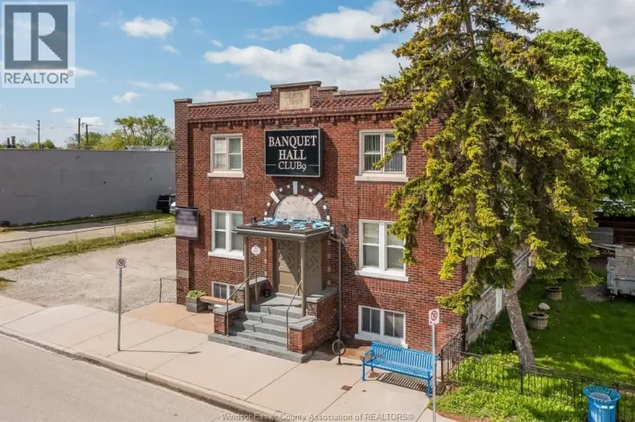 1457 DROUILLARD ROAD, Windsor