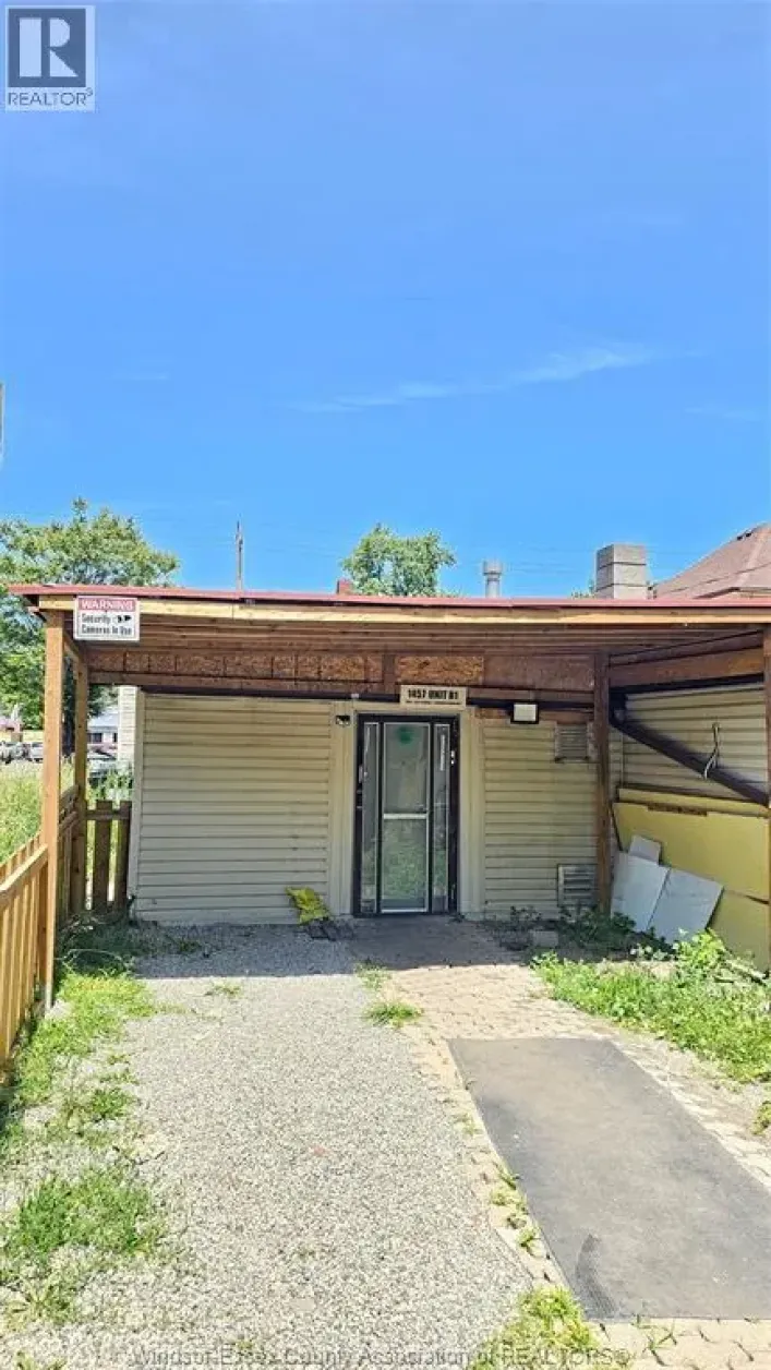 1457 UNIVERSITY AVENUE West Unit# R1, Windsor