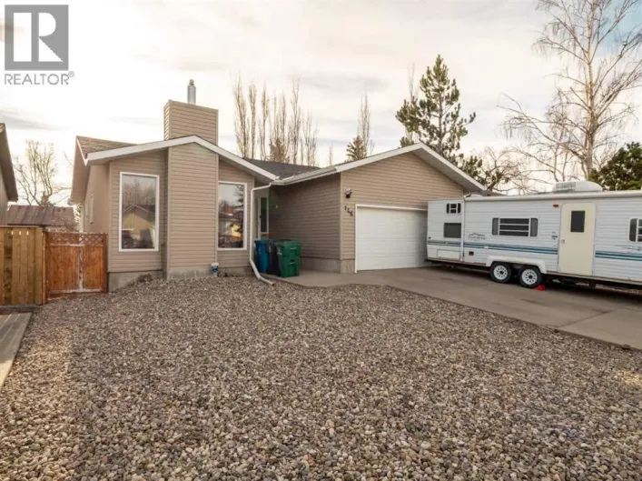 146 Oxford Road W, Lethbridge