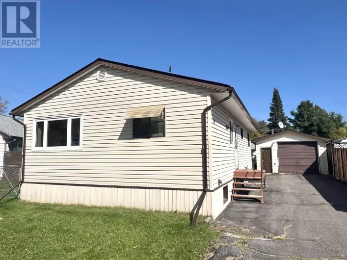146 Pine CRES, Atikokan