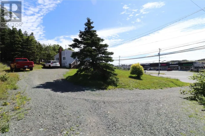 1462 Topsail Road, Paradise