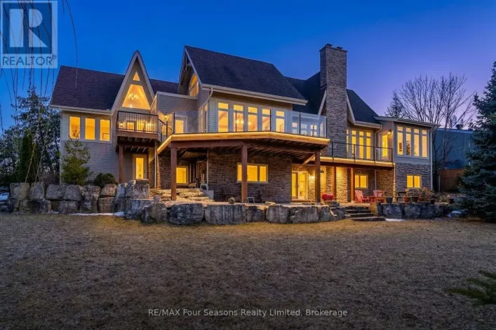 147 LAKESHORE ROAD E, Blue Mountains