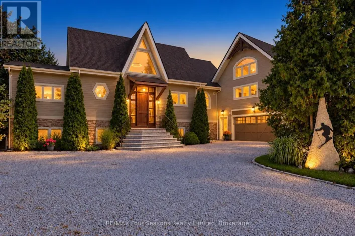 147 LAKESHORE ROAD E, Blue Mountains