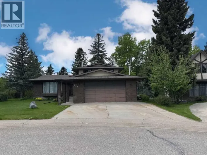 147 Seabolt Crescent, Hinton