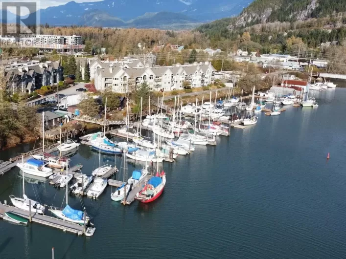 1472/1476 PEMBERTON AVENUE, Squamish