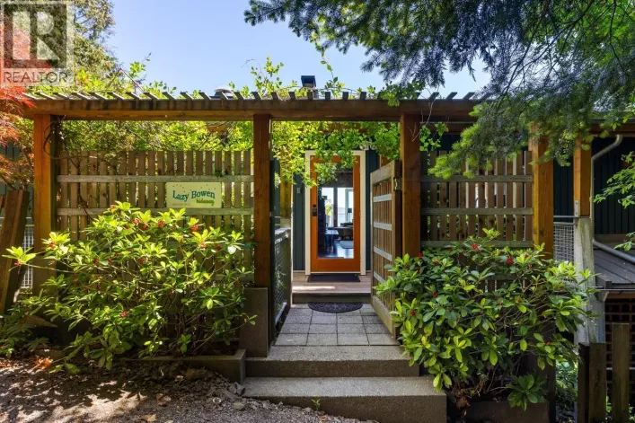 1475 WEBB ROAD, Bowen Island